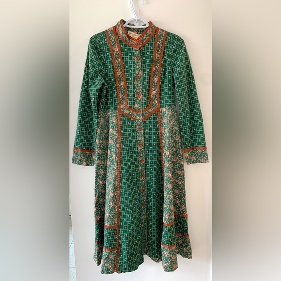GUNNE SAX Green Floral Prairie Dress - Picture 4 of 11